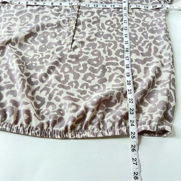 Loft Cream And Greig Leopard Print Elastic Bottom Short Sleeve Blouse Size M - Picture 8 of 10